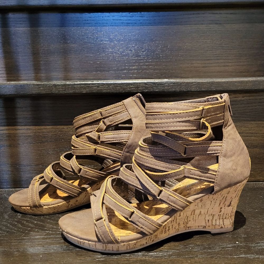 Vintage Y2K Brown Leather Platform Sandal Shoes Size: 38 / 8 US